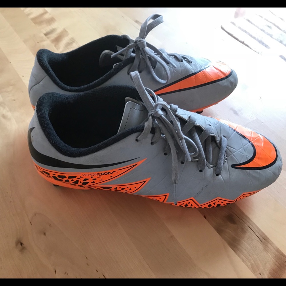 EUC Nike Hypervenom Phelon II youth soccer cleats
